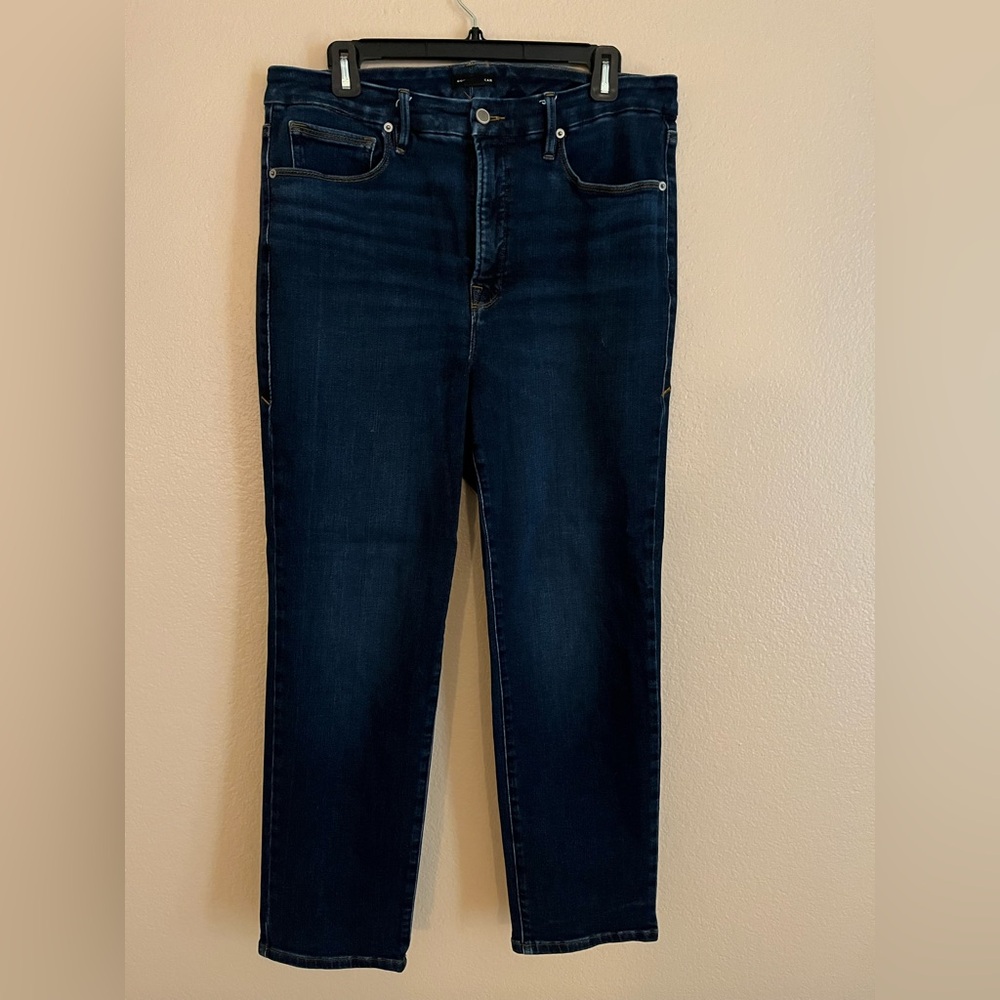 Good American Blue Jeans with Contrast Stitching and Durable Seams